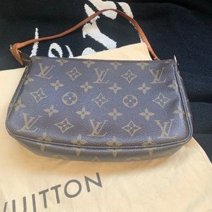 Louis Vuitton Pochette Accessoires